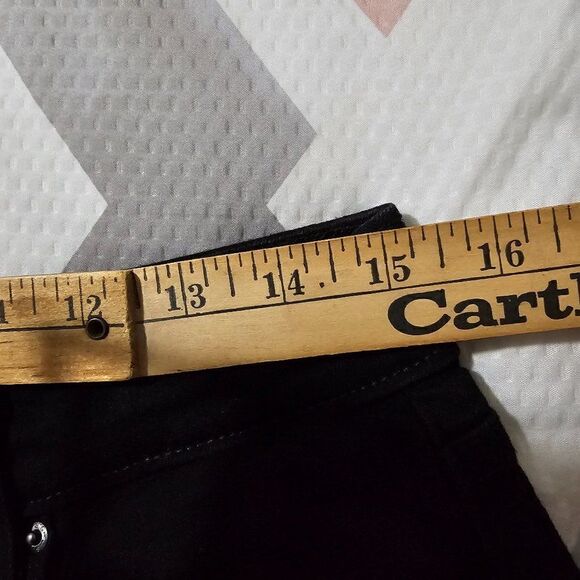 EUC LEVI'S STRAUSS SIGNATURE JET BLACK RAW HEM HIGH RISE SHORTS SIZE 12/31 - Picture 11 of 12